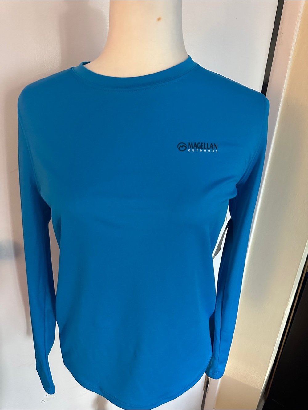 Magellan Outdoors boys Long-Sleeve Crew Neck Top - Bright Blue